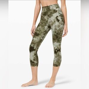 Lululemon Align Crop 21" Diamond Dye
Light Sage Army Green Dark Olive